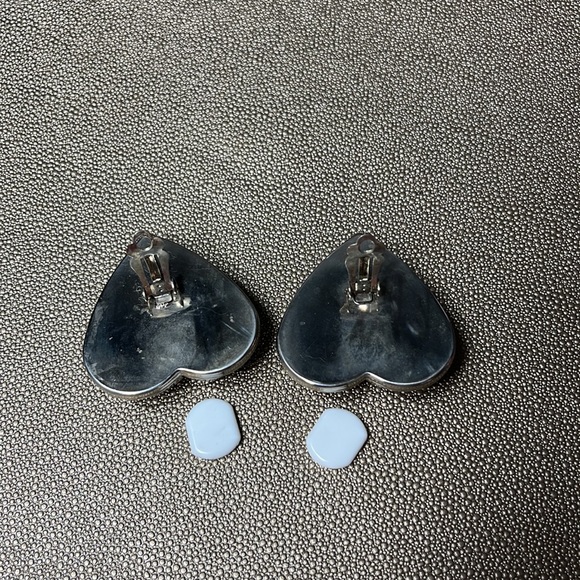 Vtg Oversized Whiting & Davis Style Chainmail Heart Clip On Earrings - Picture 3 of 3